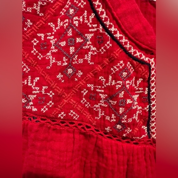 165. NWT Knox Rose Embroidered Tank Top Split Neck Small - Picture 3 of 5